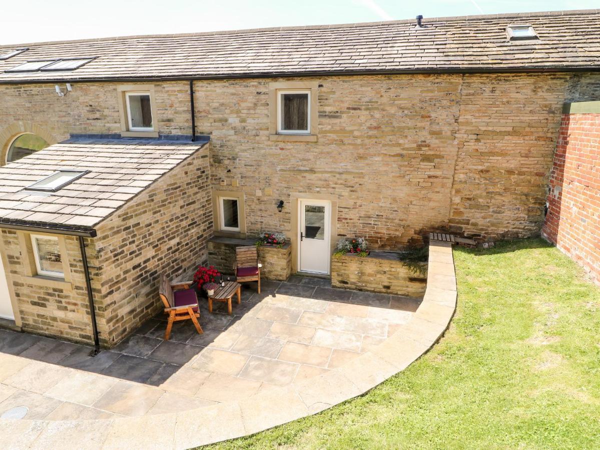 1 Barn Cottages Halifax Exterior photo